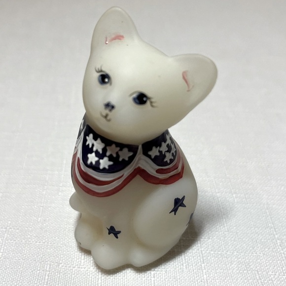Fenton Handpainted Figurine with USA Accents - Picture 1 of 8